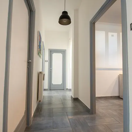 Family House Posizione Centralissima شقة